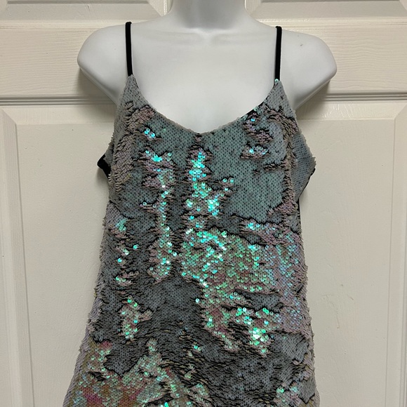 LOGUIN Sequin Tank Top - Picture 6 of 8